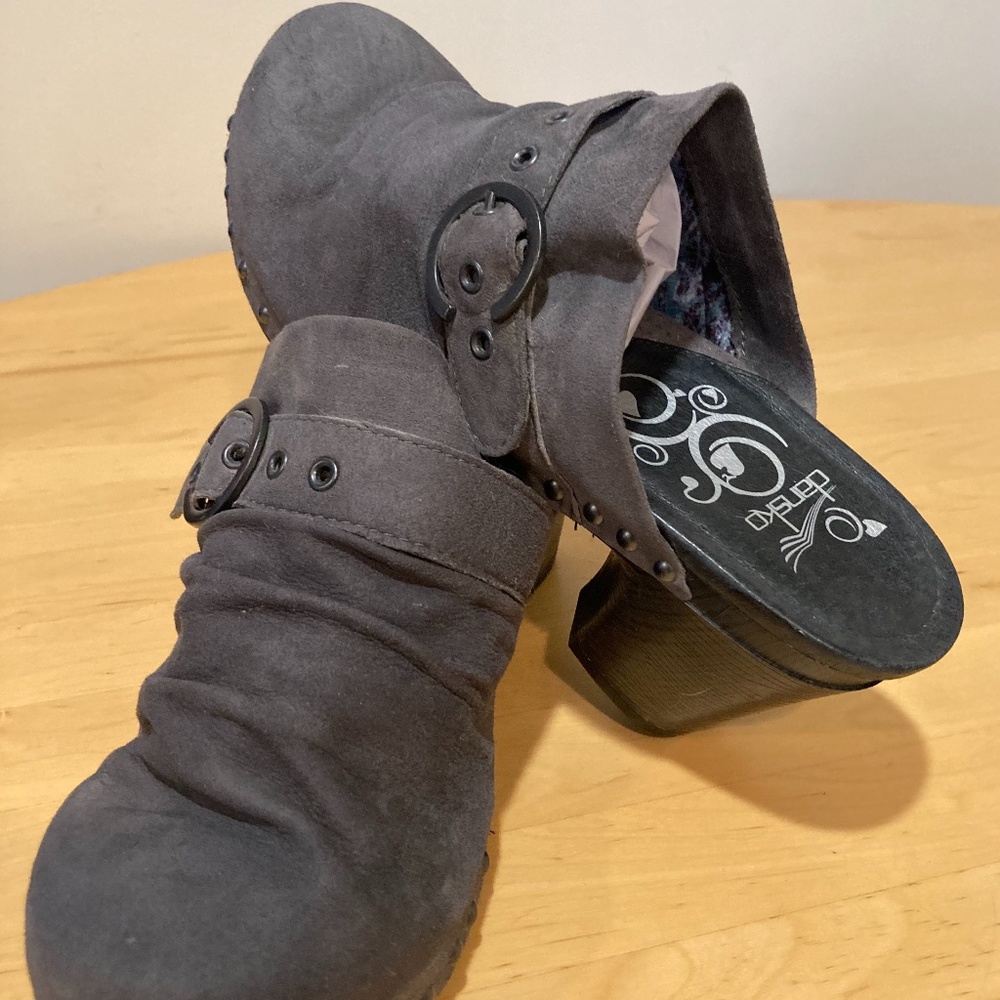 Women’s Gray Suede Dansko Clogs